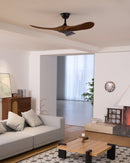 Ventilador de teto com pás de madeira curvadas