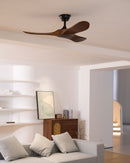 Ventilador de teto com pás de madeira curvadas