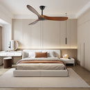 Ventilador de teto com pás de madeira curvadas