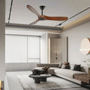 Ventilador de teto com pás de madeira curvadas